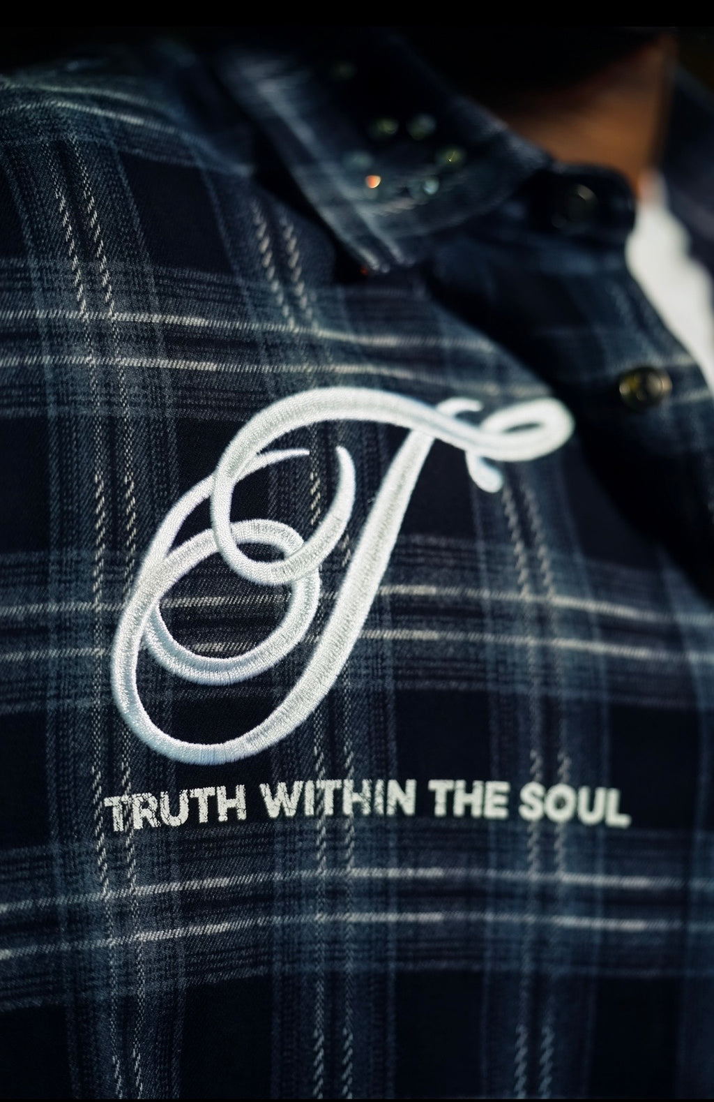 ESSENCE NOIR FLANNEL